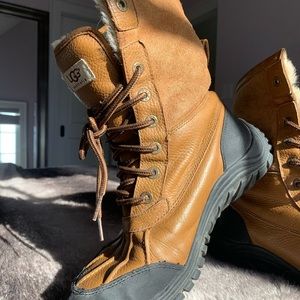 UGG ADIRONDACK BOOT